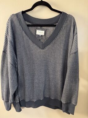 AMERICAN EAGLE Women's Oversized V-Neck Waffle Pullover Sweatshirt BLUE Medium